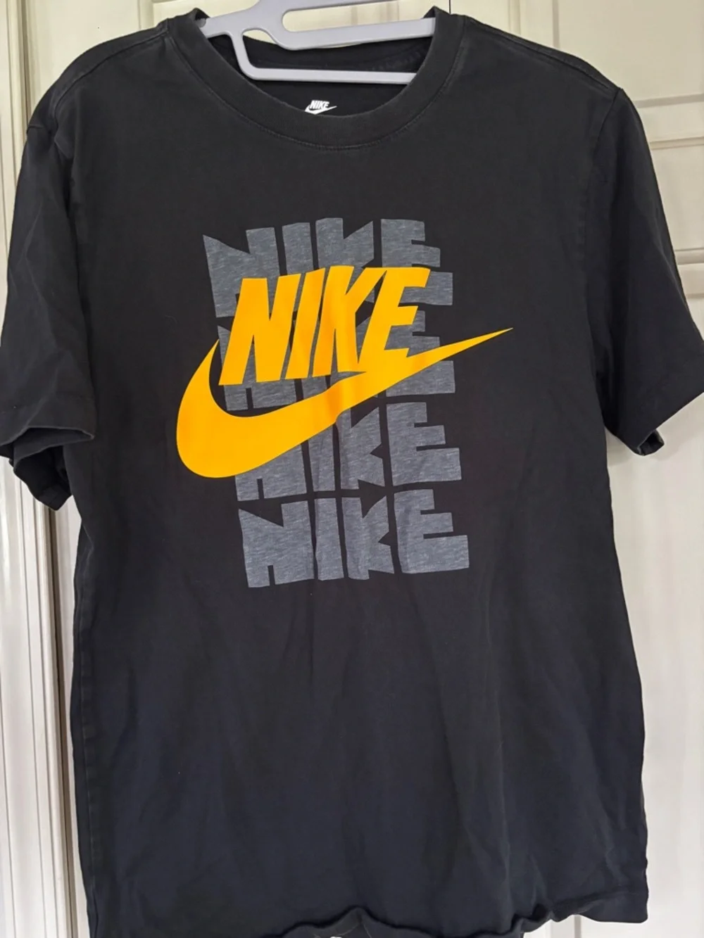 Nike Men's Black Short Sleeve T-Shirt Size Medium 100% Cotton